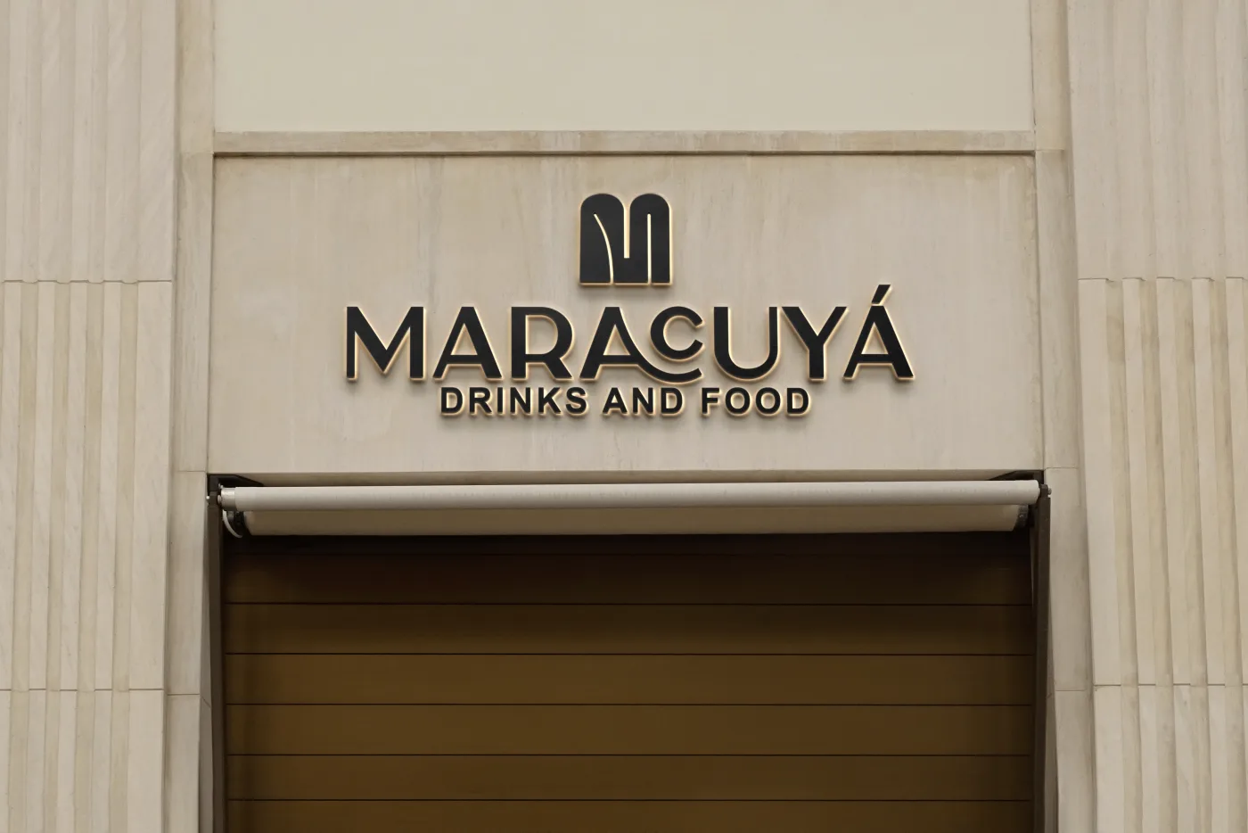 Mockups de la identidad visual de MARACUYÁ
